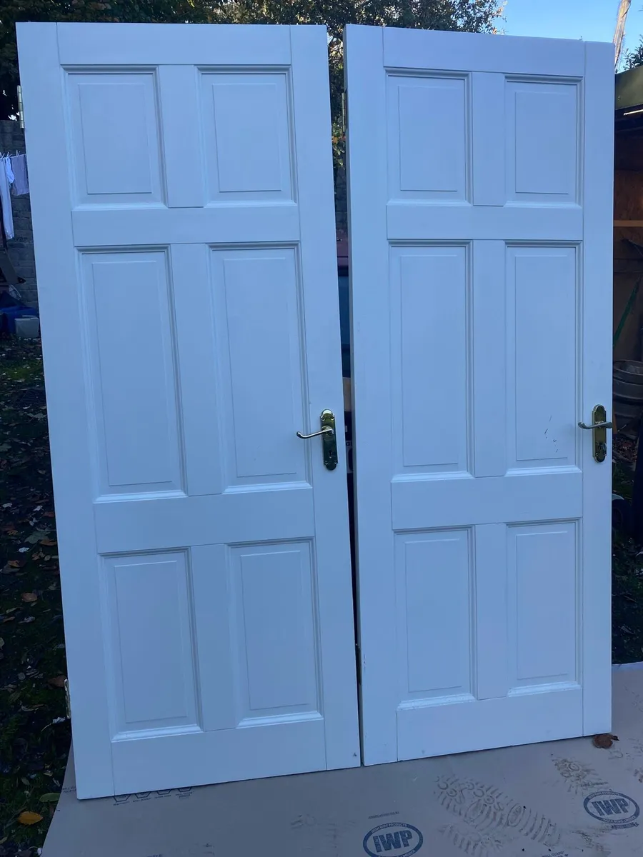 15 Solid Pine Doors - Image 1