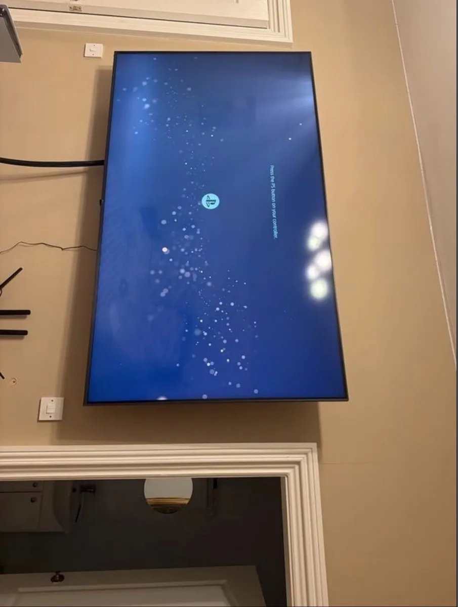 2024 LG 75 inch smart tv 4k ultra hd like new - Image 2