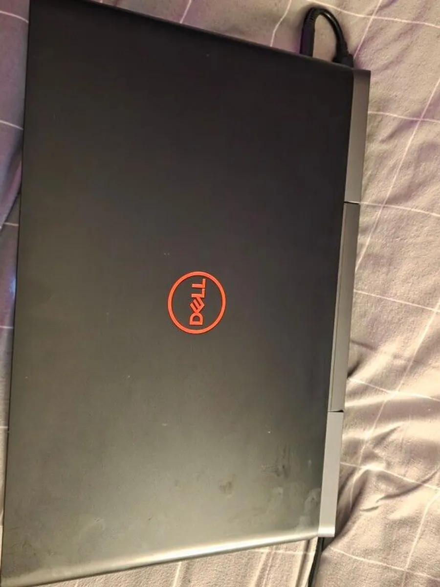 Dell Inspiron 7577 Gaming Laptop i7 GTX 1060 Max-Q 16GB RAM - Image 2