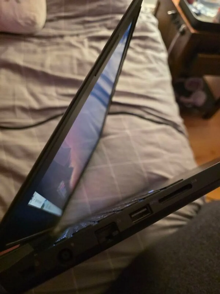 Dell Inspiron 7577 Gaming Laptop i7 GTX 1060 Max-Q 16GB RAM - Image 4