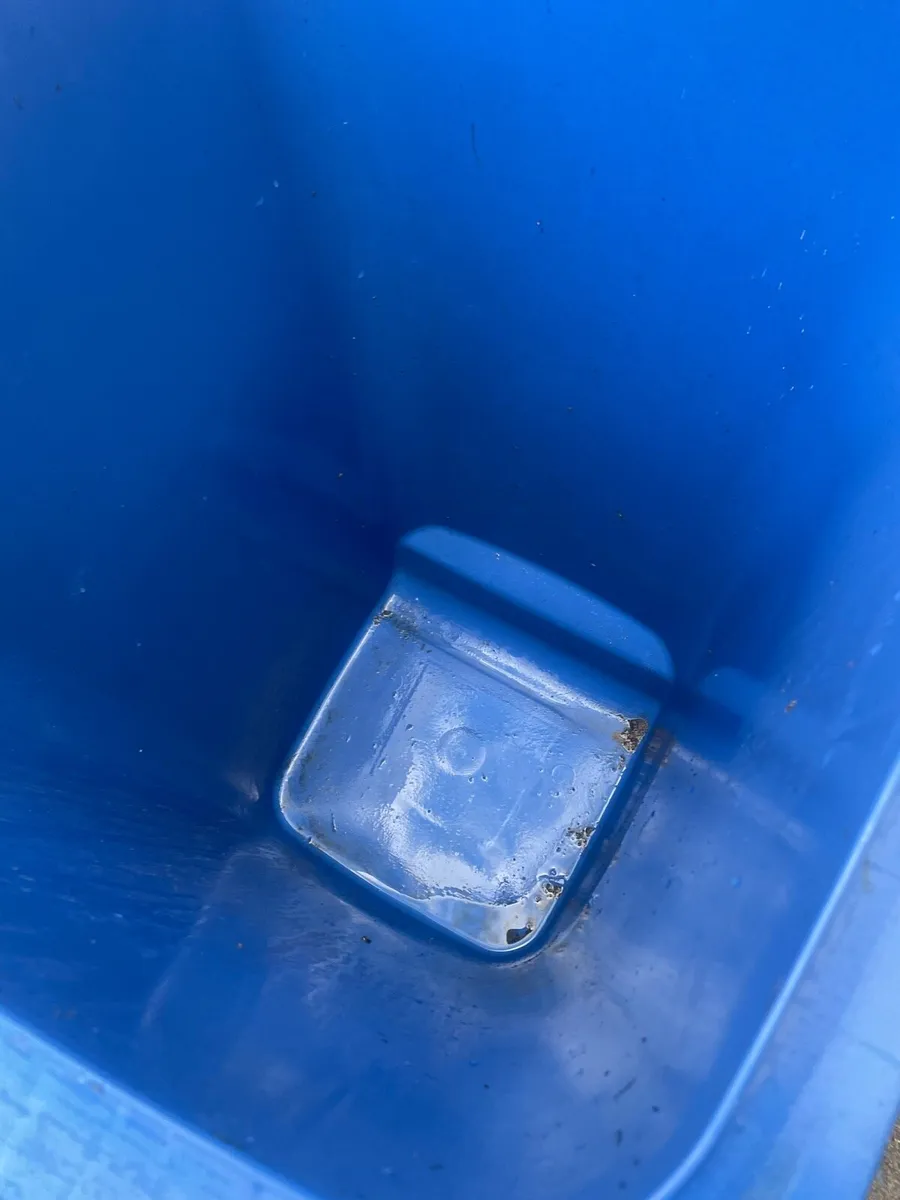 Carrigaline Co cork Wheelie bin free to collect - Image 2