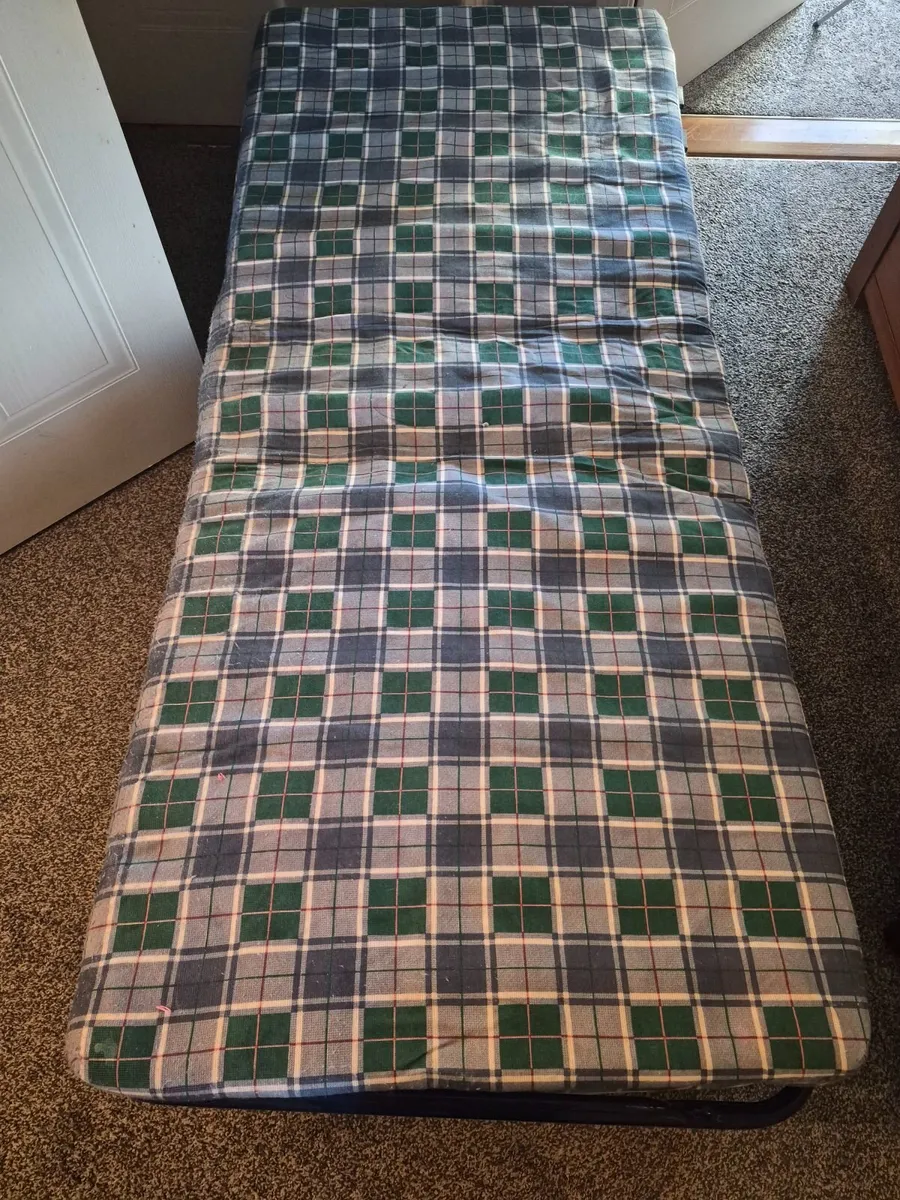 Folding guest bed and mattress - Image 3