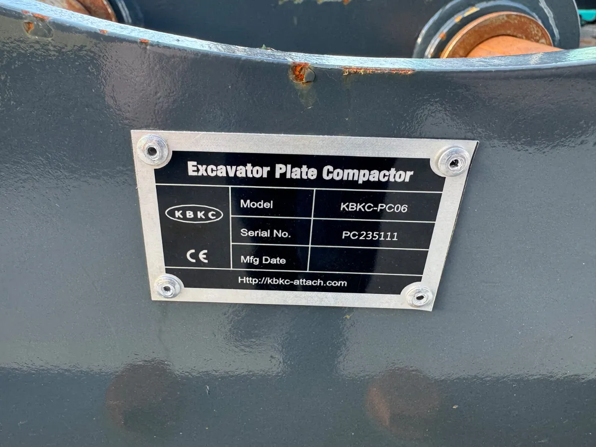 Compactor plate Attachment - 65mm pins - Image 1
