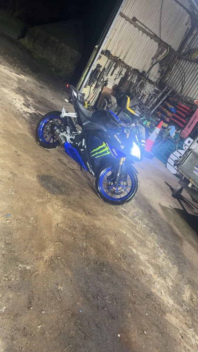 Yzf r 125 - Image 2