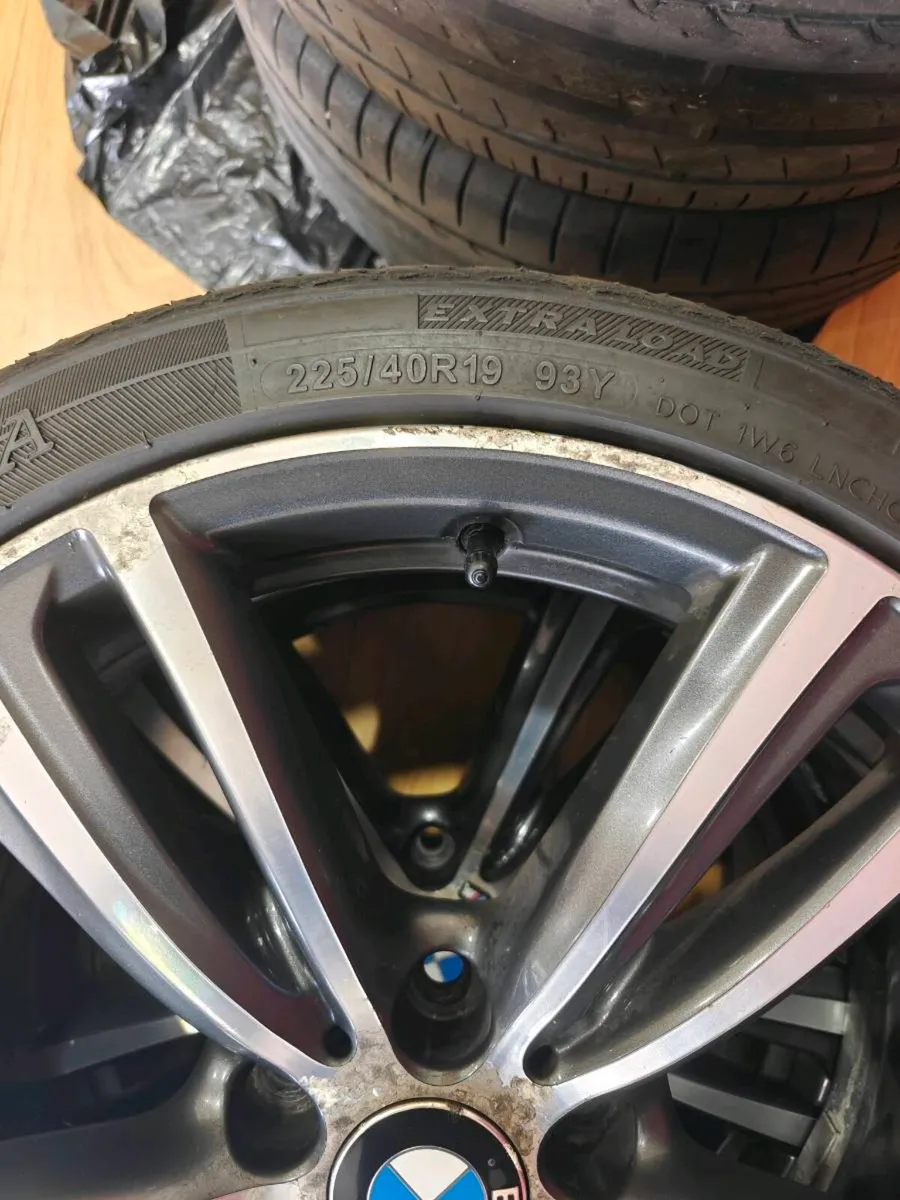 Genuine BMW 19" alloy wheels - Image 3