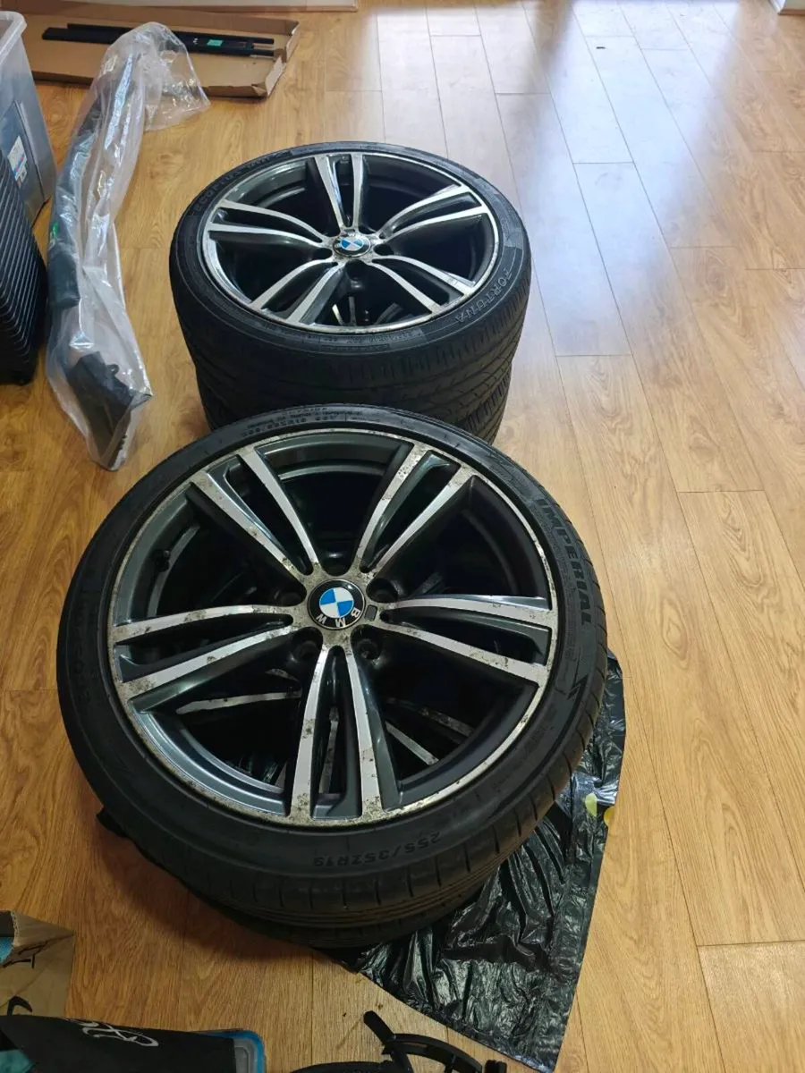 Genuine BMW 19" alloy wheels - Image 1