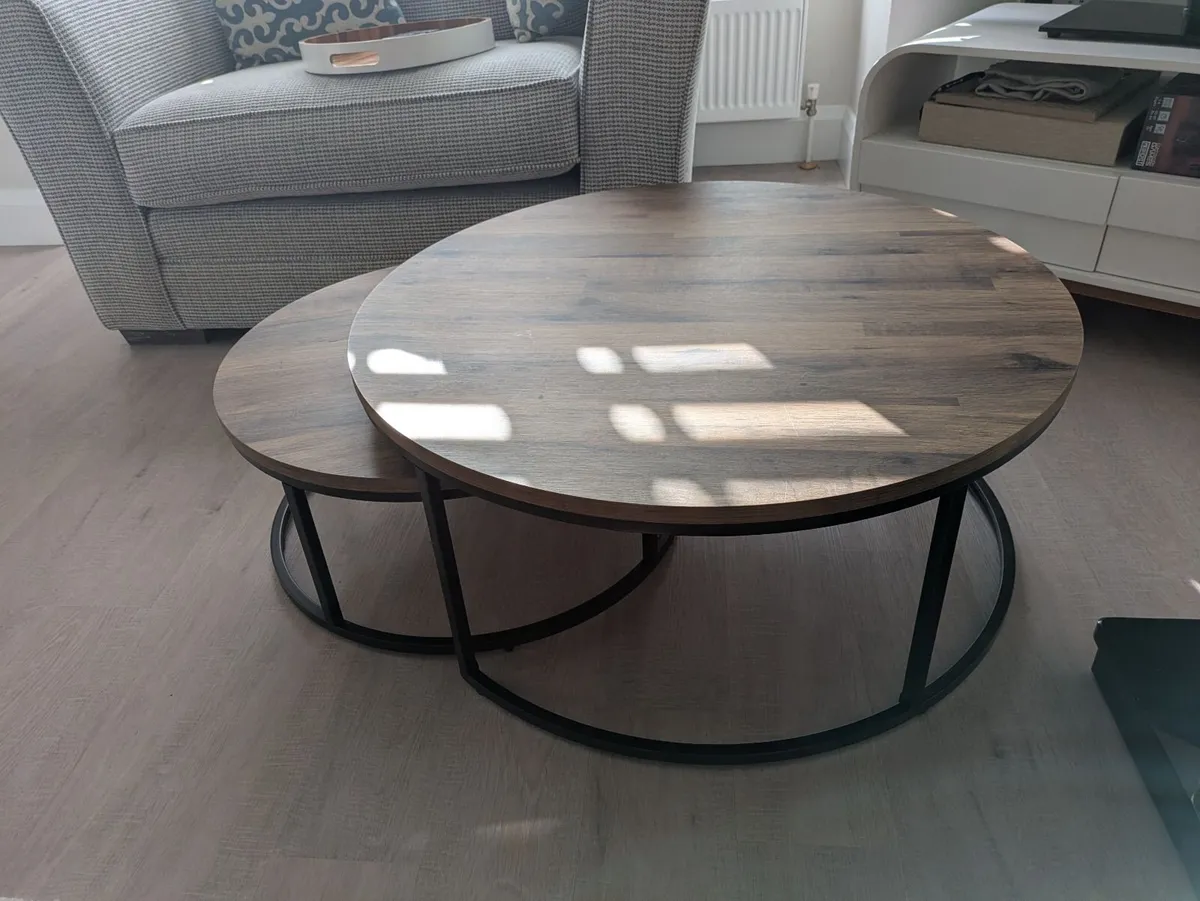 Nest of coffee tables