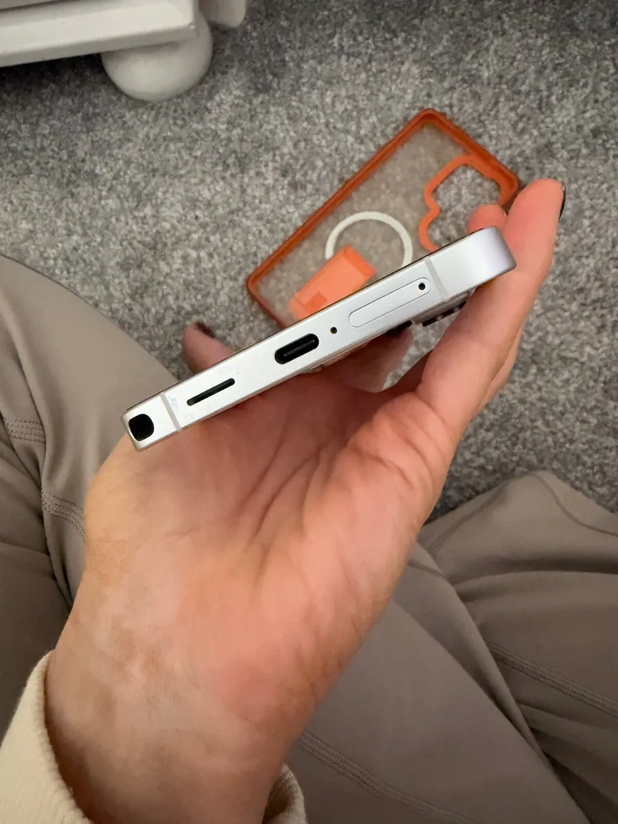 Samsung 26 Ultra 256 - Image 4