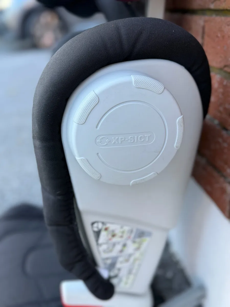 Britax Romer XP SICT High Back Isofix Car Seat - Image 3