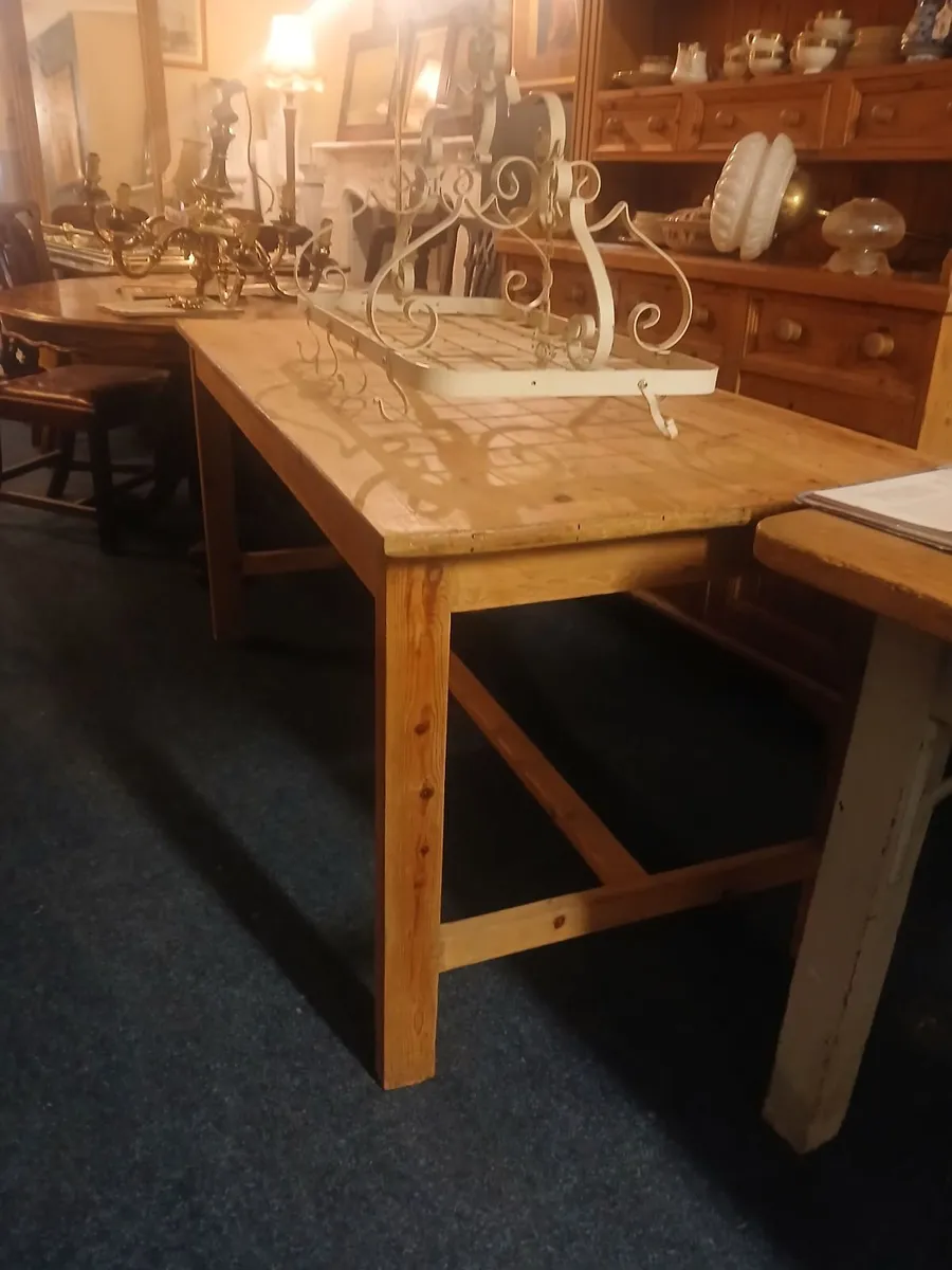 old cottage pine table - Image 2