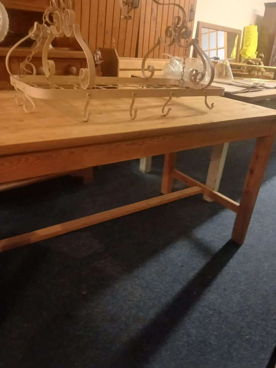old cottage pine table - Image 4