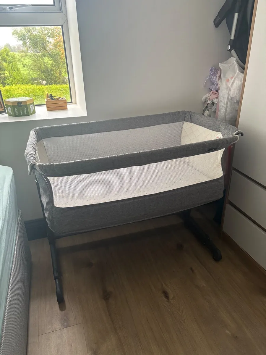Next to me crib/cot - Image 2