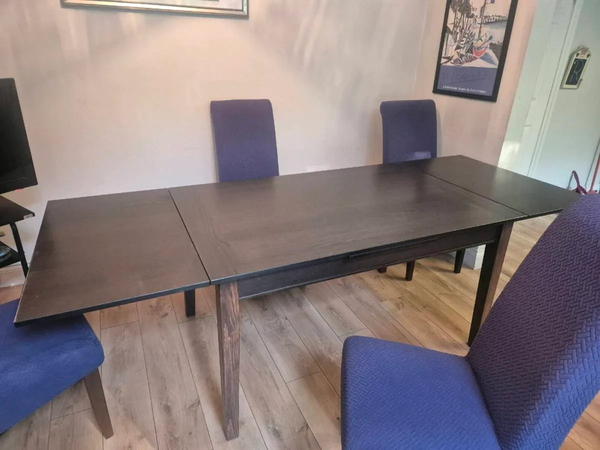 Table & 4 chairs - Image 2