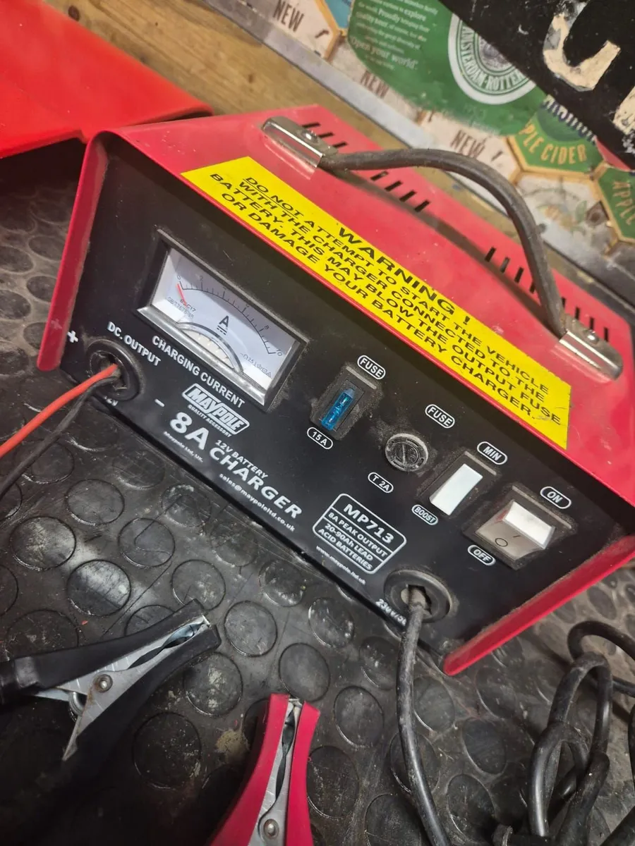 MP713 8A 12V Metal Cased Battery Charger - Image 2