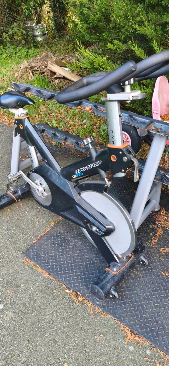 Spin stationary bike - Image 1