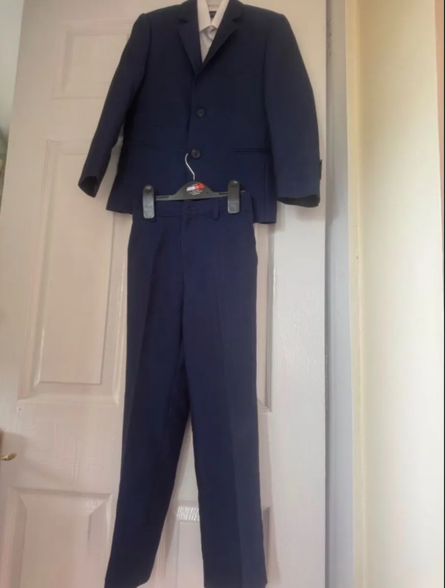 Creon Previs Boys Suit Aged 8 - Image 4