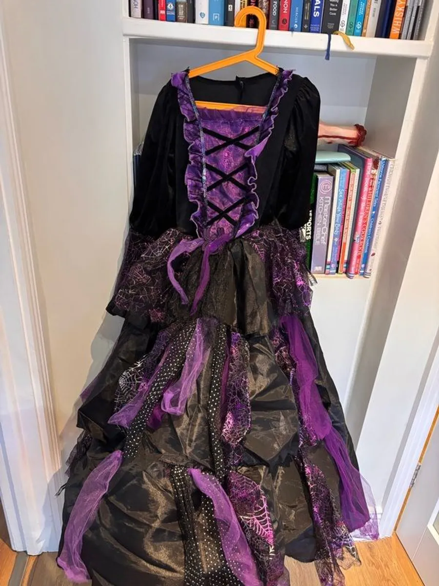 witches outfit - Image 1