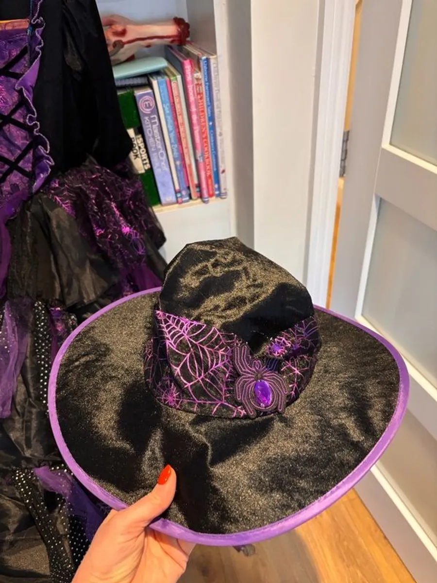 witches outfit - Image 2