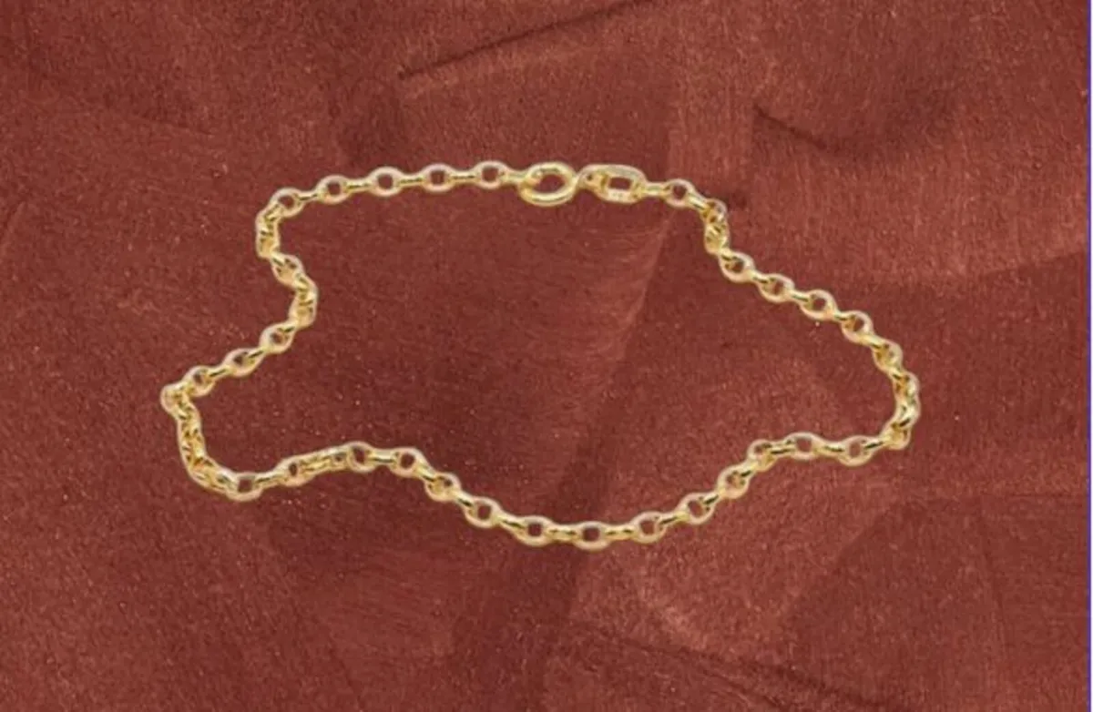 Pristine 9ct Gold Unisex Oval Link Bracelet - Image 1
