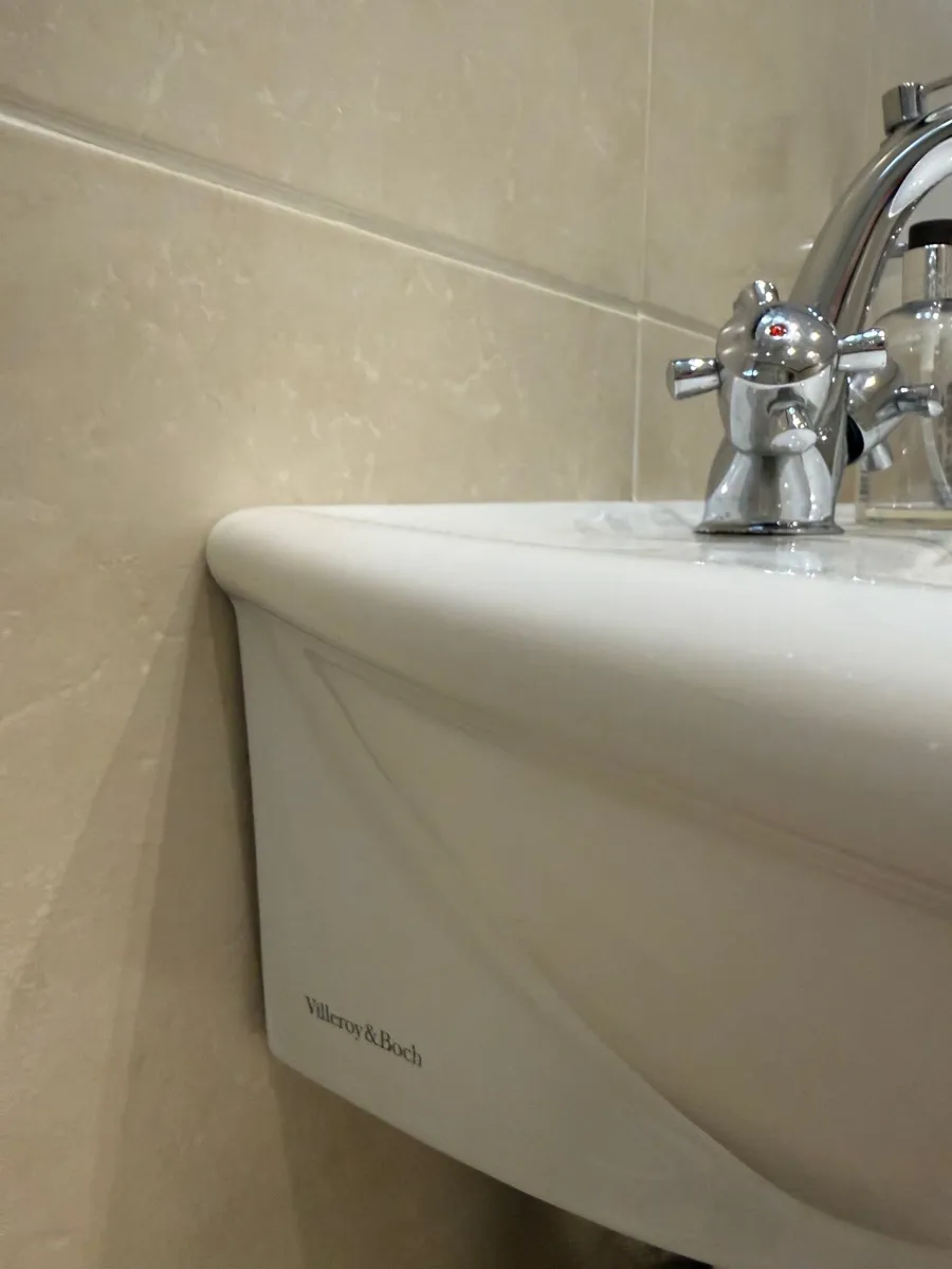 Complete bathroom - Image 3