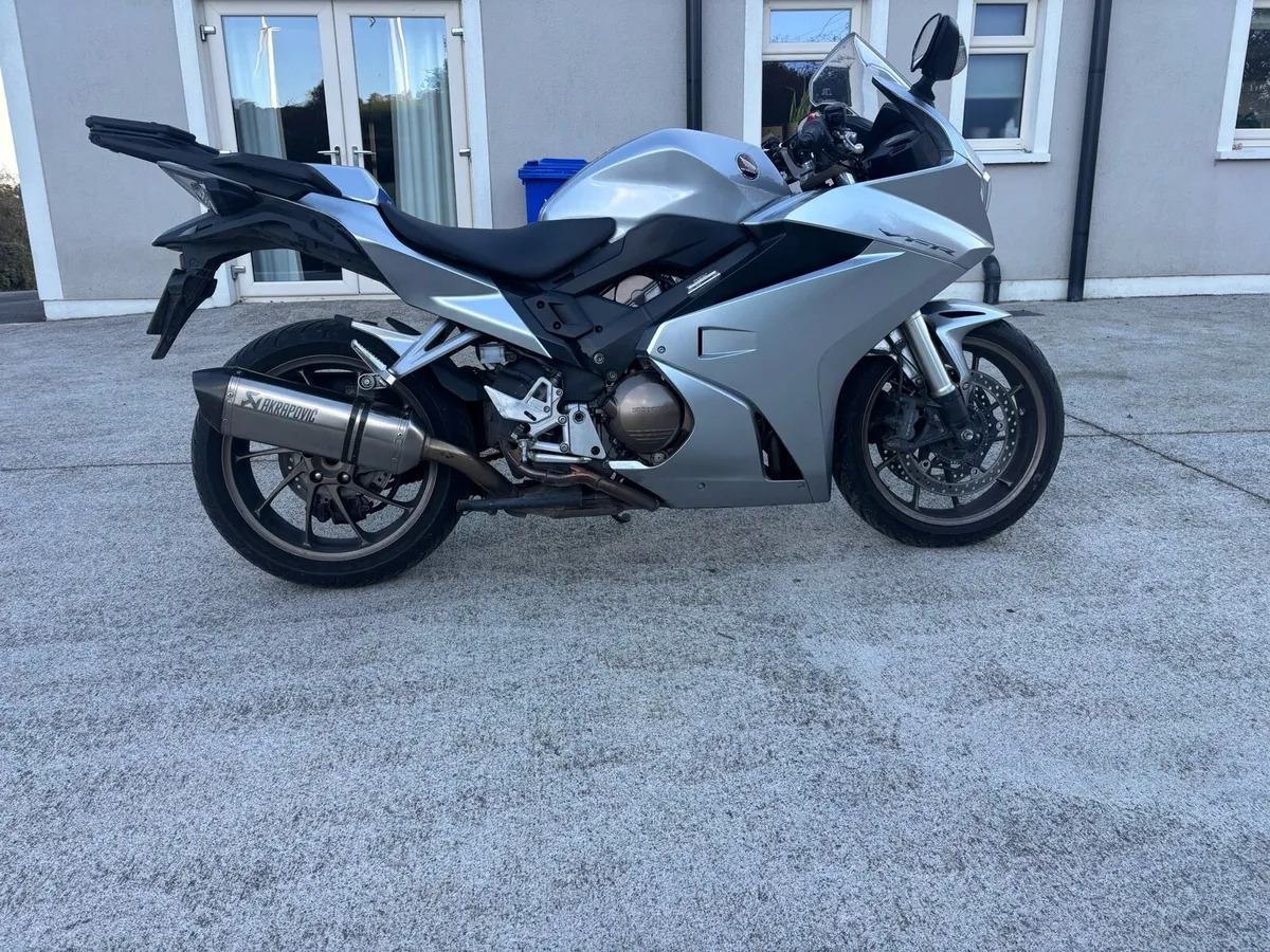 Motorcycle - Image 4