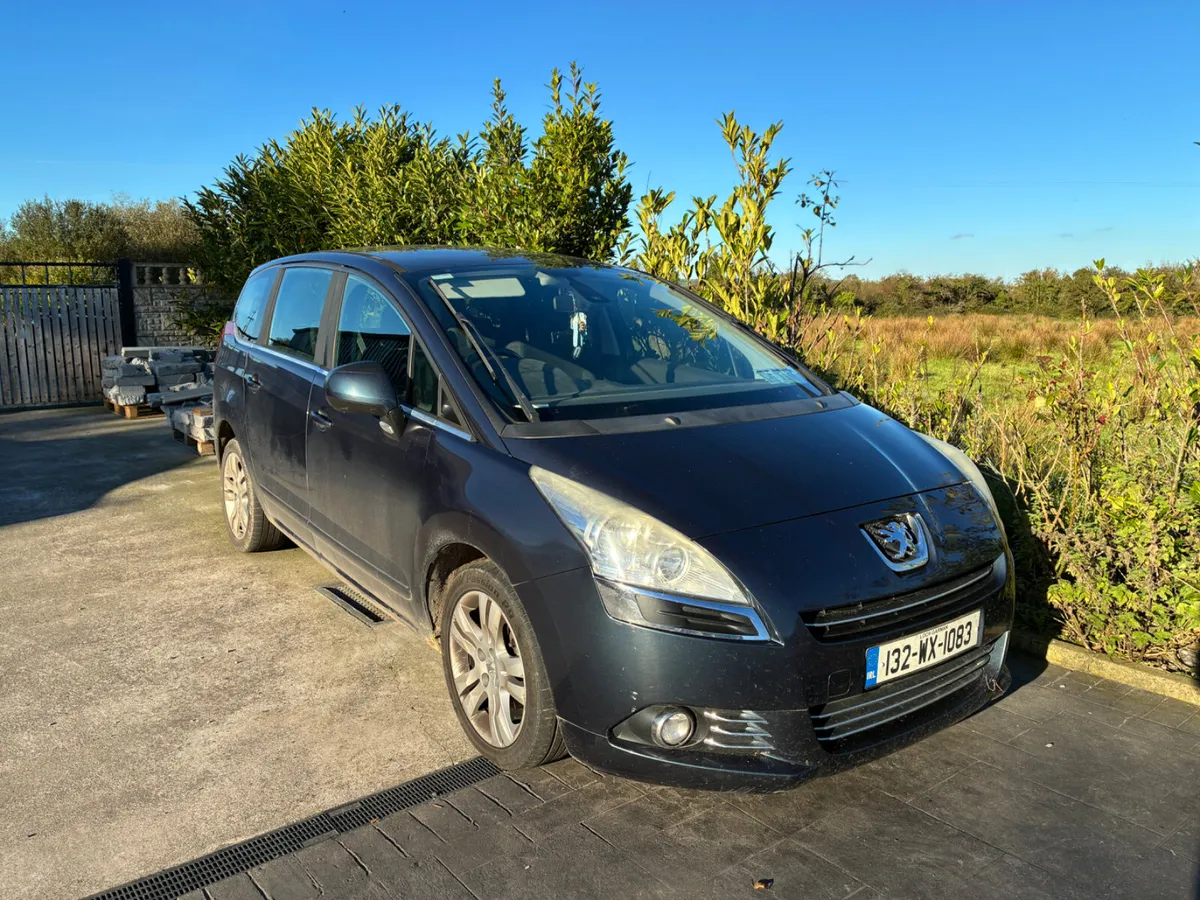 Peugeot 5008 2013 - Image 1