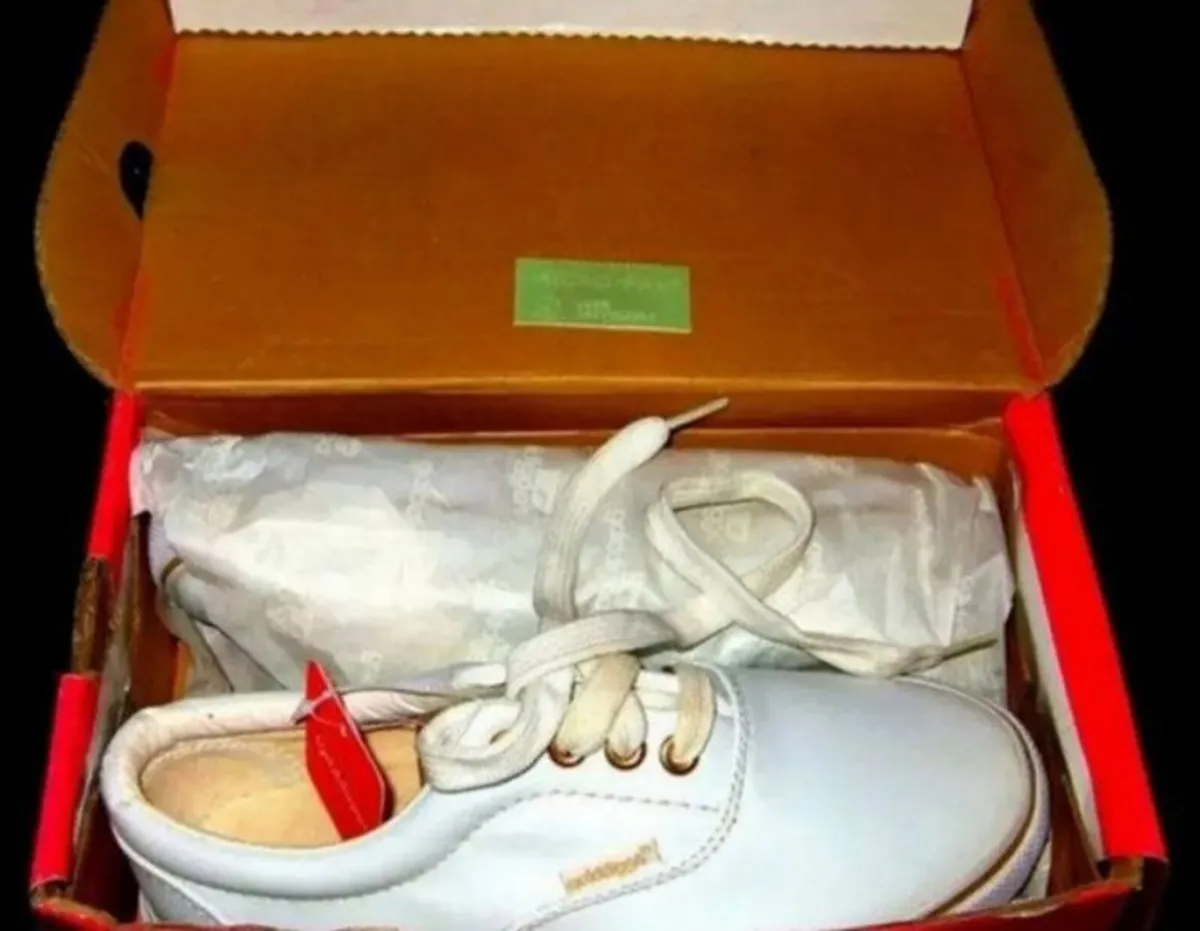 Vintage BNIB 'Golddigga' Shoes Size 2/34 - Image 4