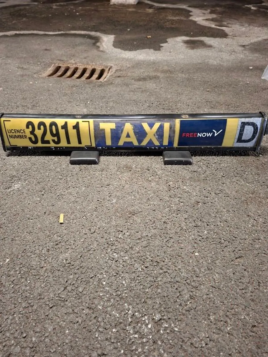 Taxi meter & Roof sign - Image 3