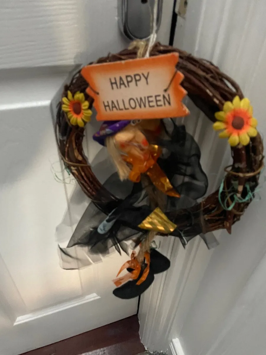 Halloween decorations - Image 1