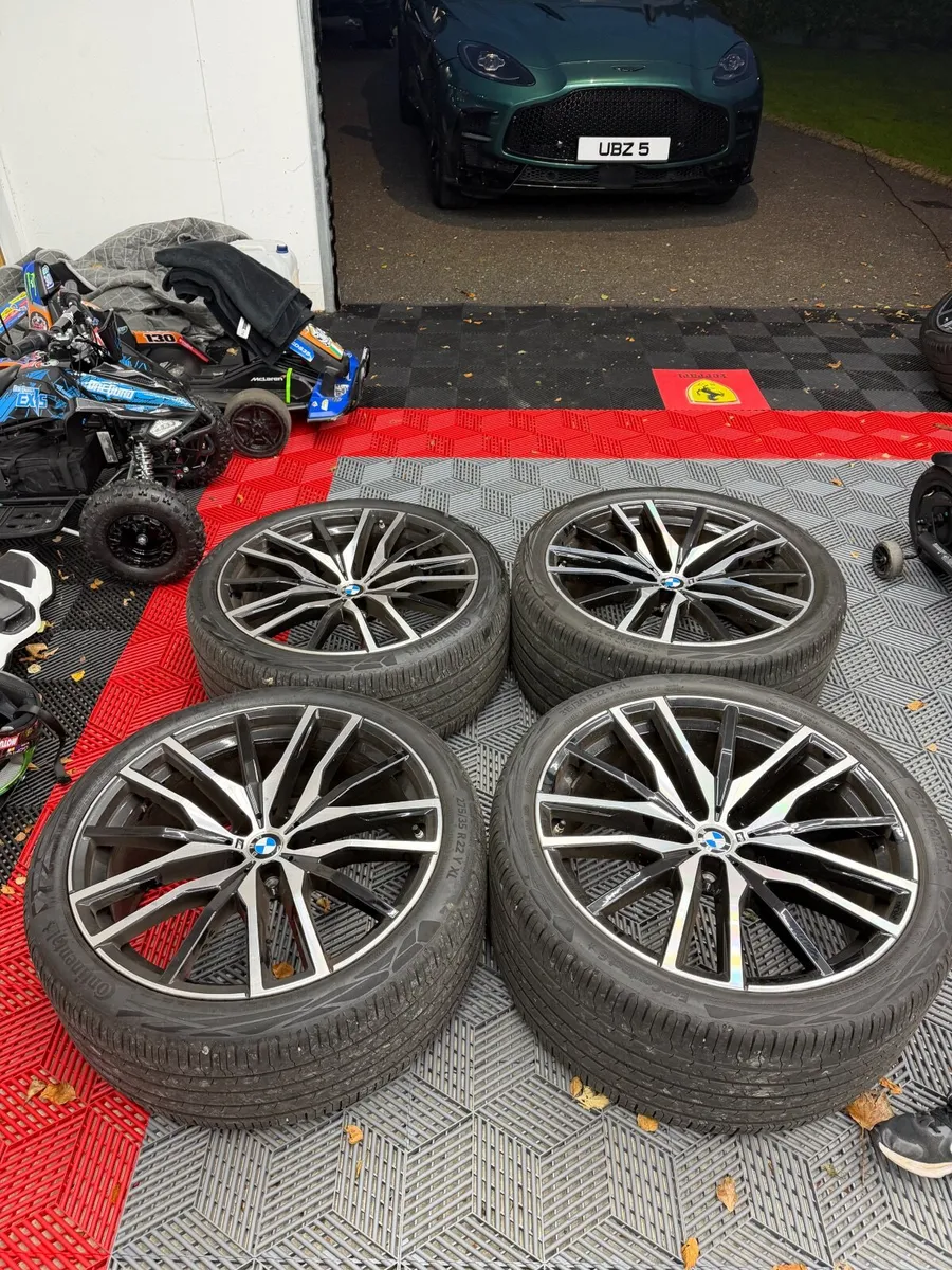 Genuine BMW 742M 22” Wheels with Continental Tyres - Image 1