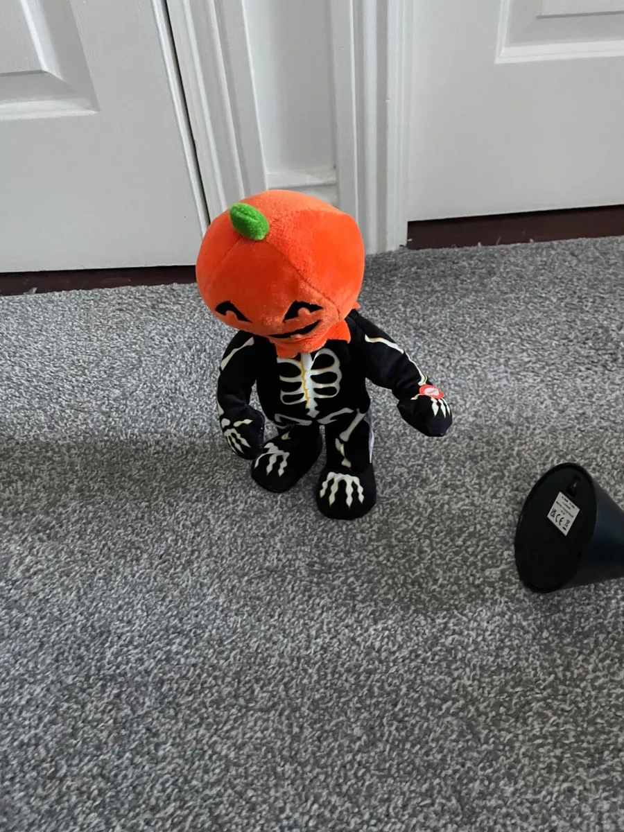 Halloween decorations - Image 1