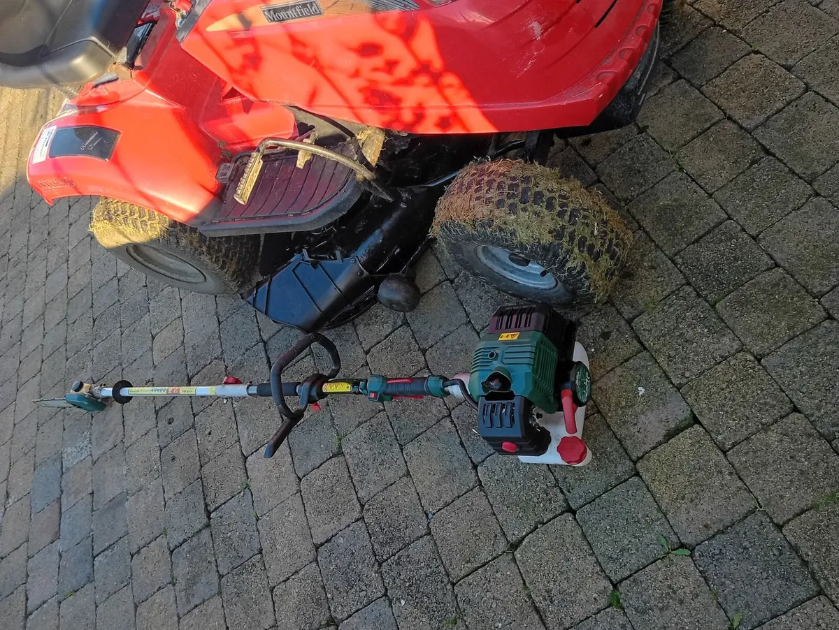 Mountfield ride on lawnmower - Image 2