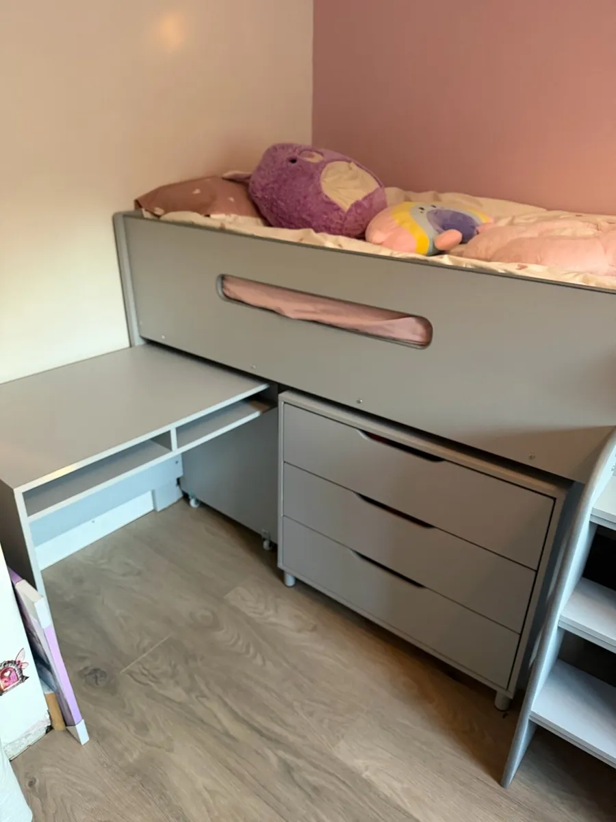 Grey Mid Sleeper - Image 2
