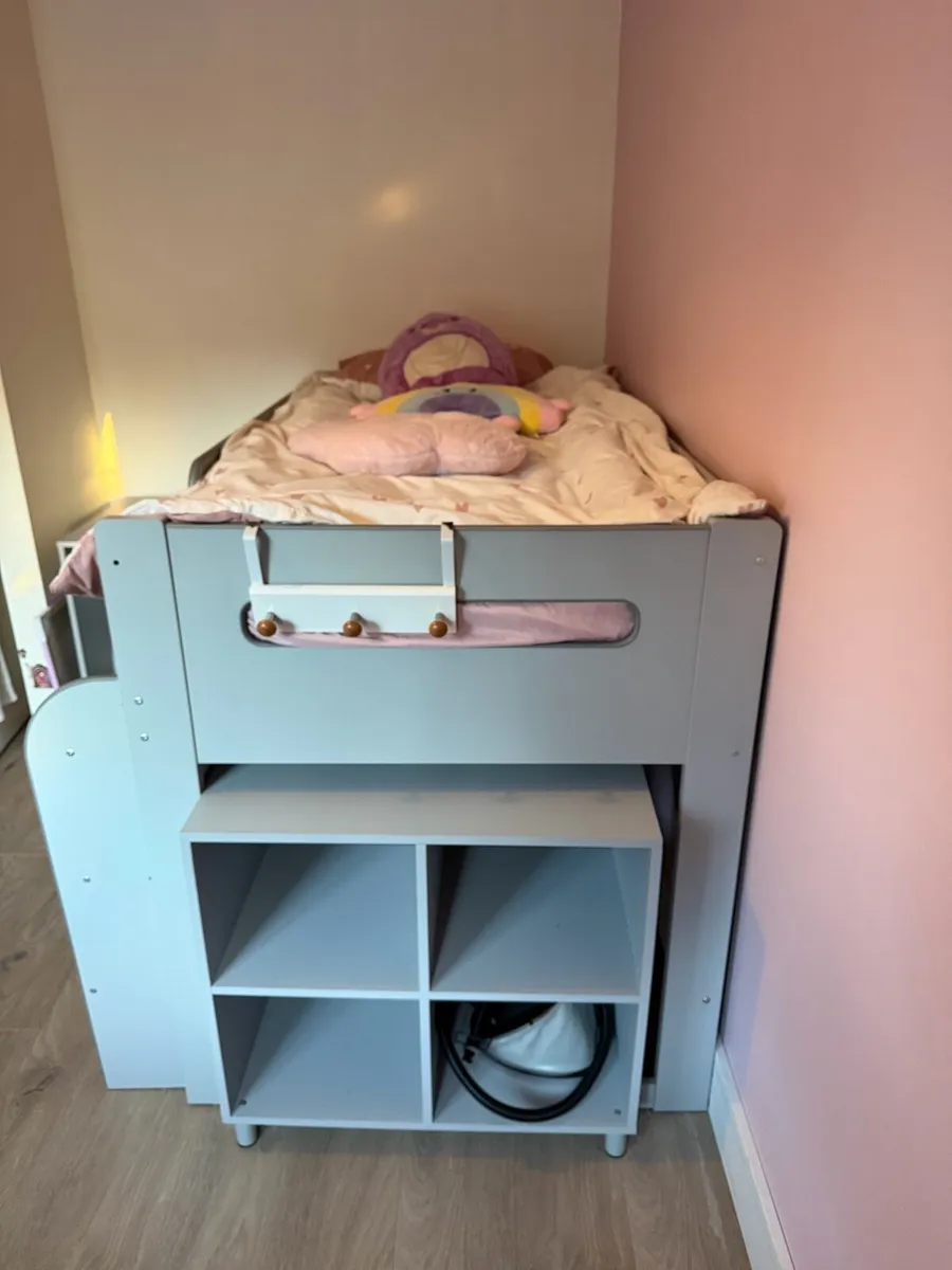 Grey Mid Sleeper - Image 3