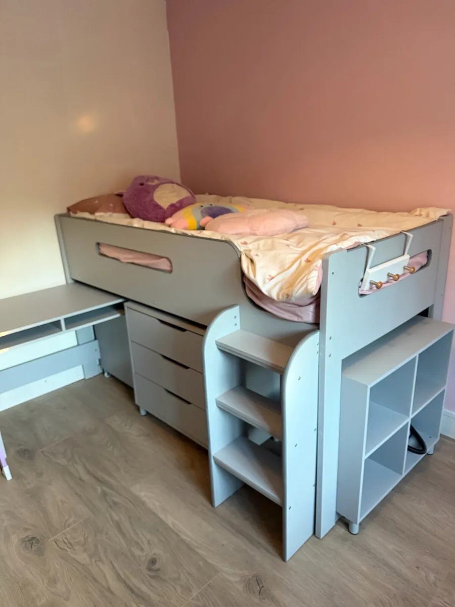 Grey Mid Sleeper - Image 1