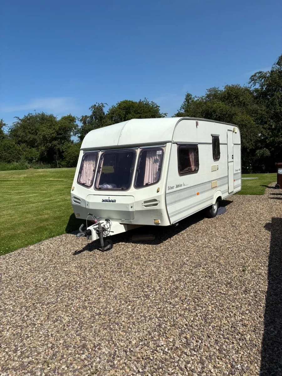 4 berth lunar caravan - Image 1