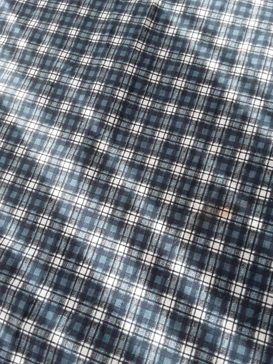 Boys curtains in good condition - Image 2