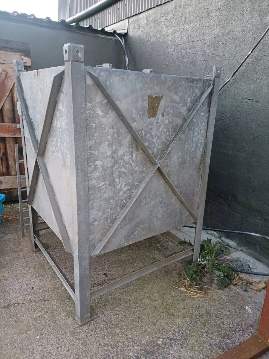 Meal bin