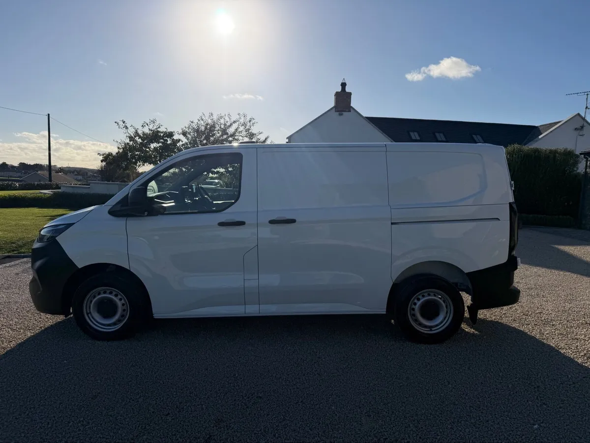 2025 Ford Transit Custom 280 Leader - Image 4