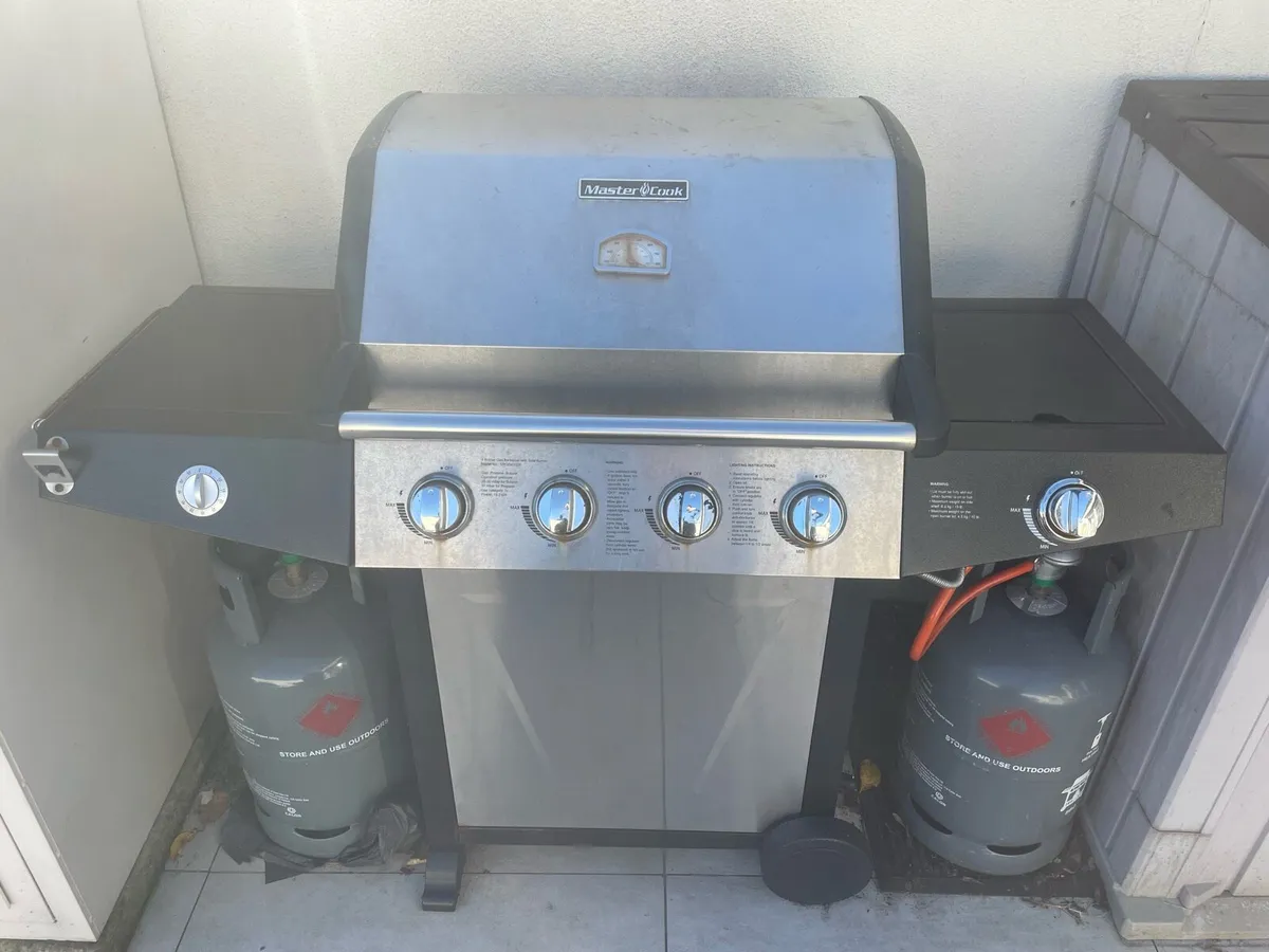Master Cook 4-Burner Gas BBQ - Image 1