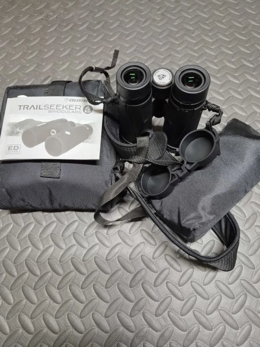 Celestron Binoculars Trailseeker ED  8x42 in very good condition - Image 1