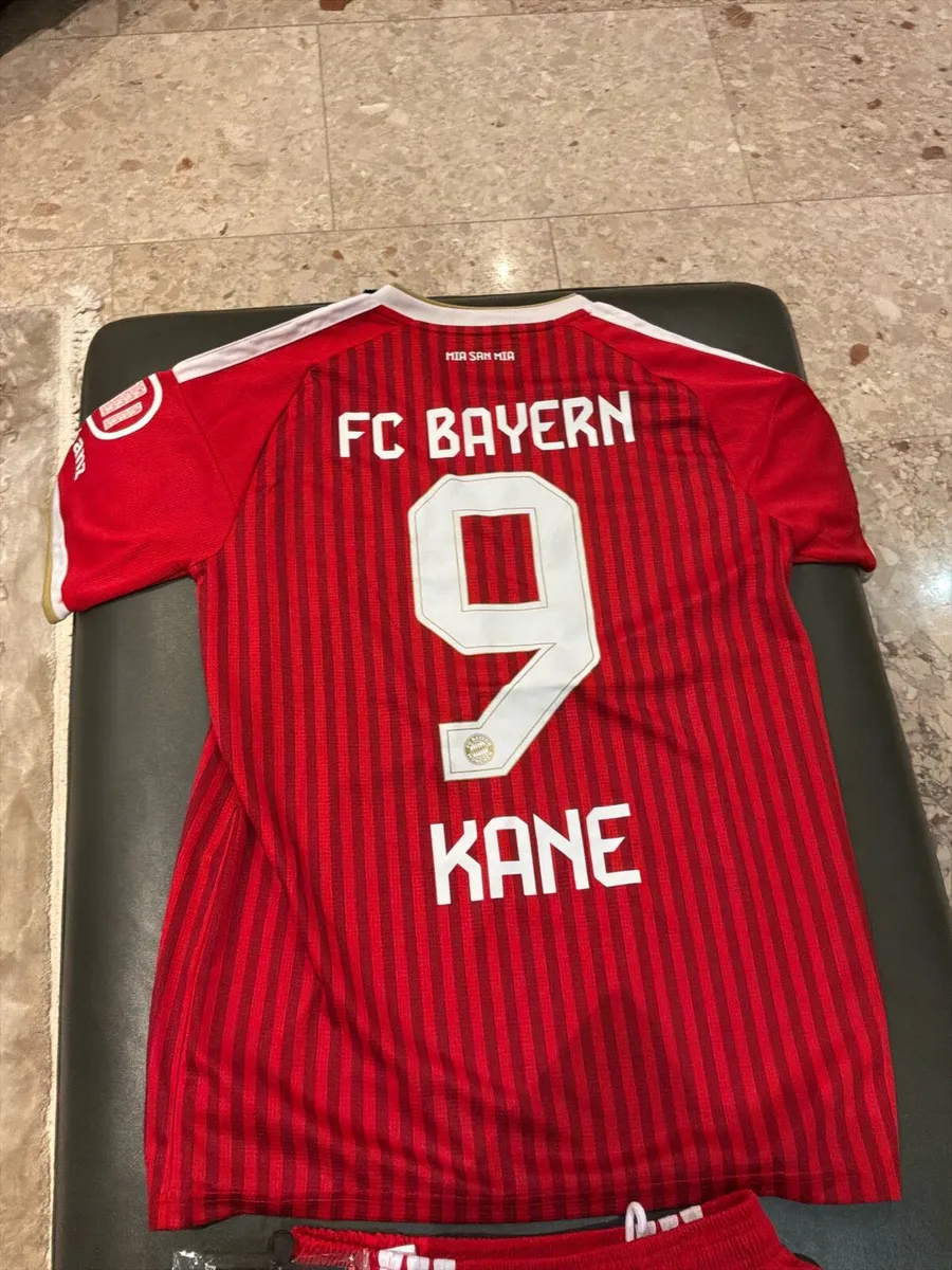 Bayern Munich Harry Kane Full Football Kit - Image 2