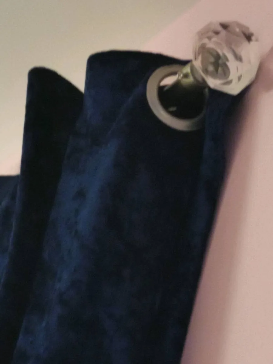 For sale curtains - Image 1