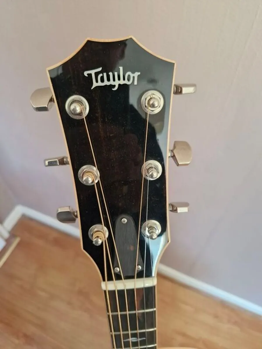 Taylor 818ce Electro Acoustic - Image 2