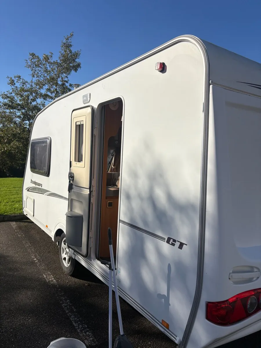 Caravan - Image 4