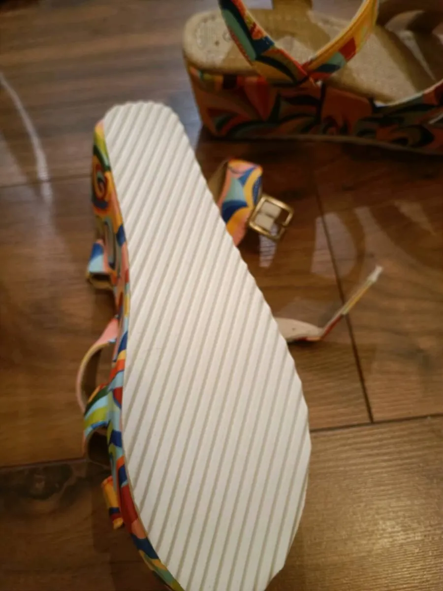 Sandals - Image 3