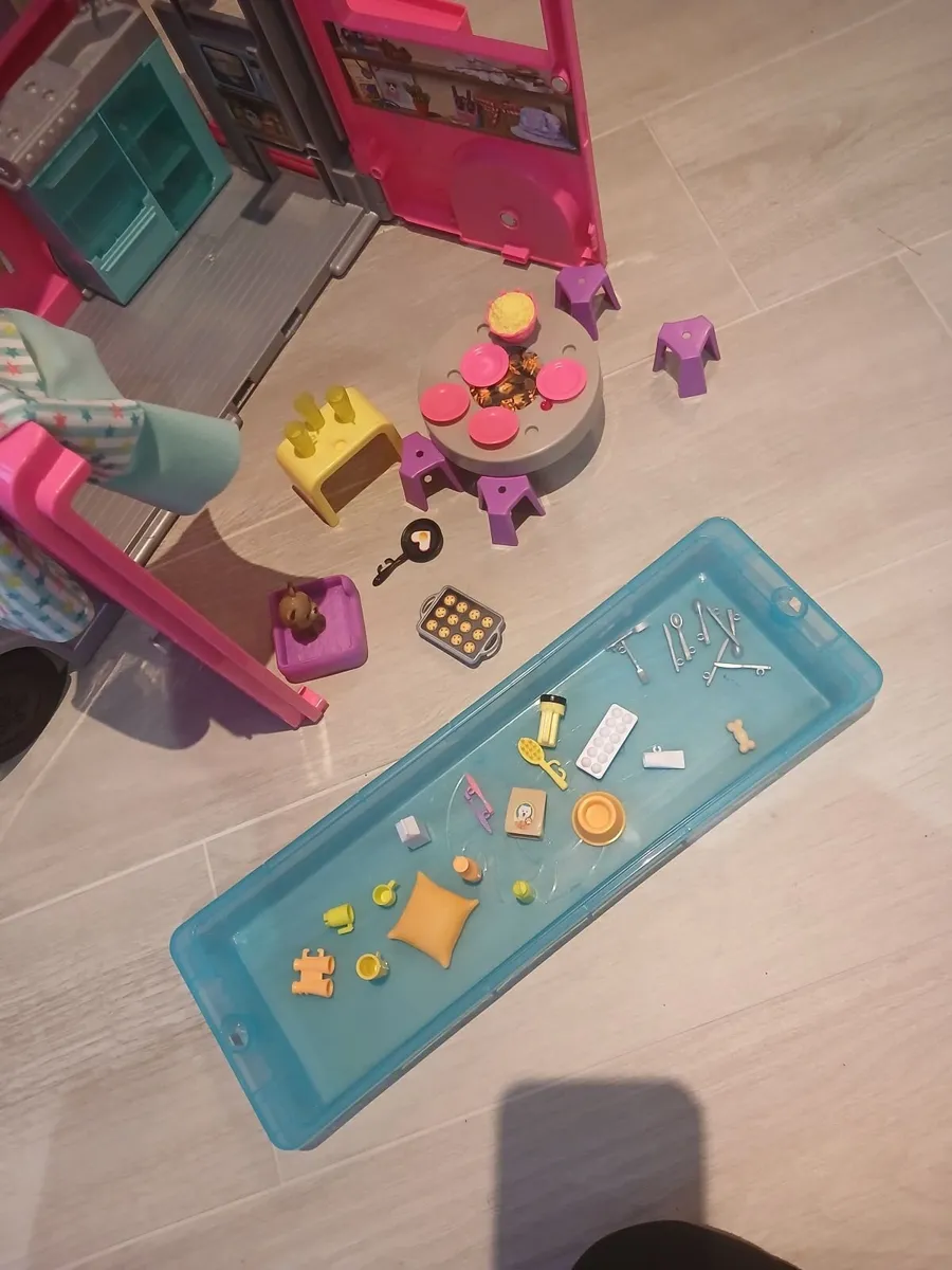 Barbie camper van - Image 3