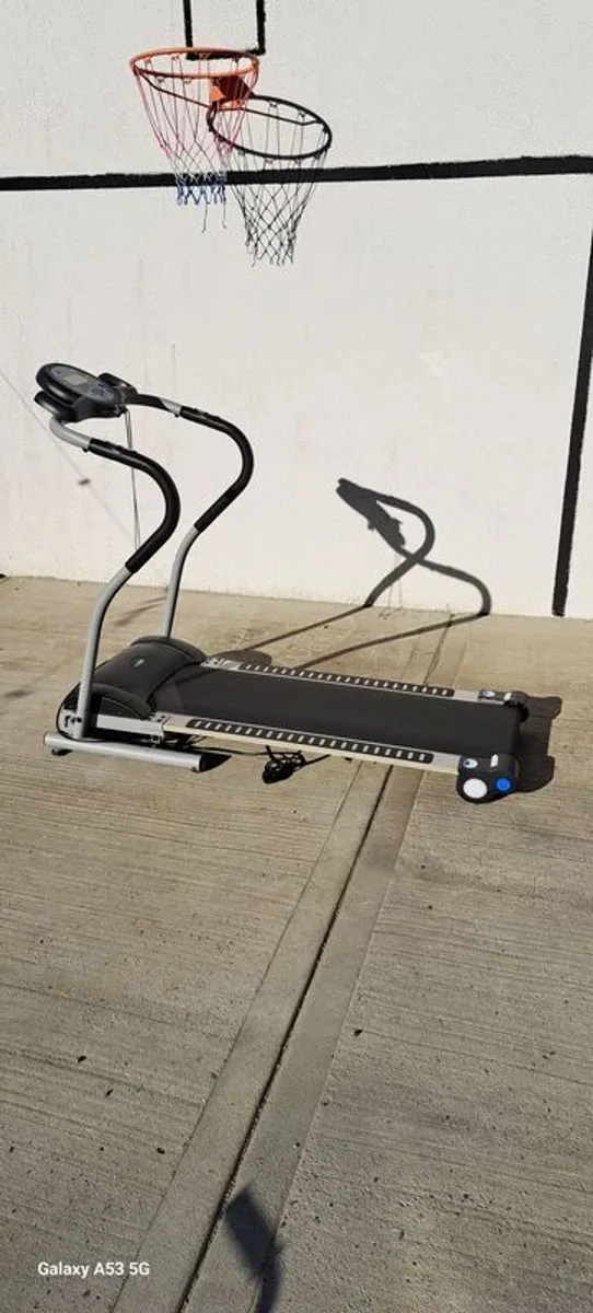 Treadmill and exercise bike - Image 1