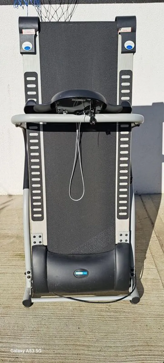 Treadmill and exercise bike - Image 3
