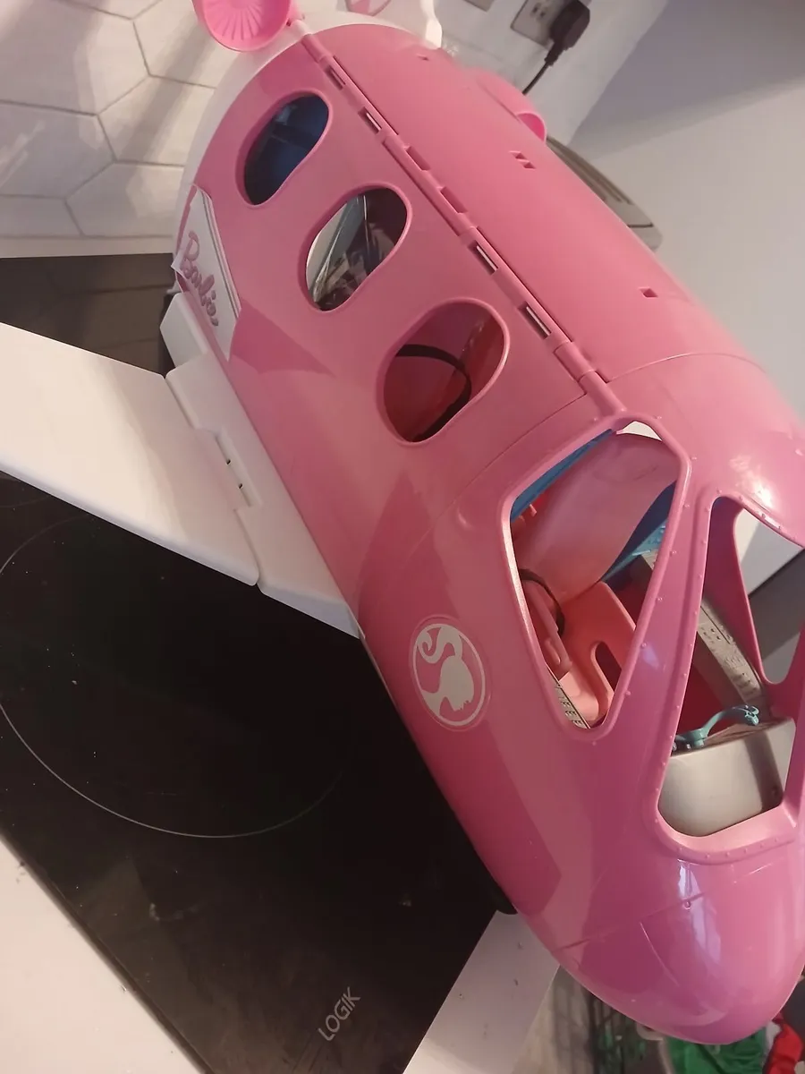 Barbie airplane - Image 1